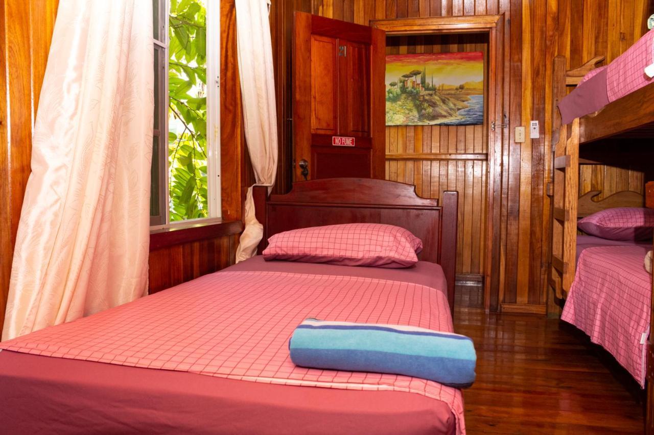 Bastimentos Hill Guest House Bocas del Toro Exterior photo